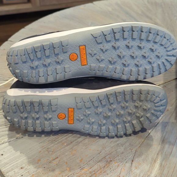 Like NEW Timberland Field Leather Boots - Picture 6 of 9